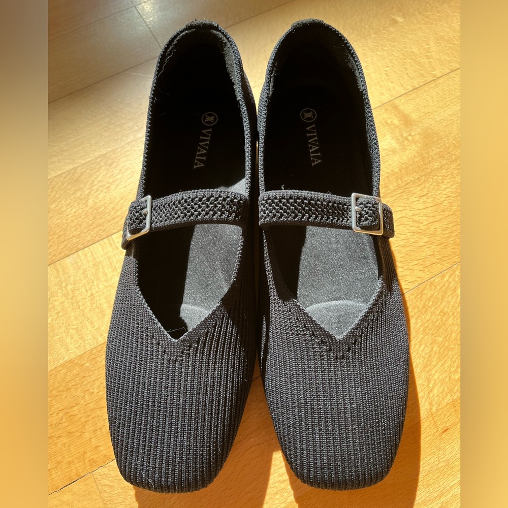 COPY - Vivaia Square-Toe Mary-Jane in Black